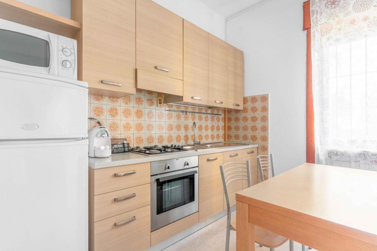Soggiorno Incantevole In Zona Navigli Milan Bagian luar foto