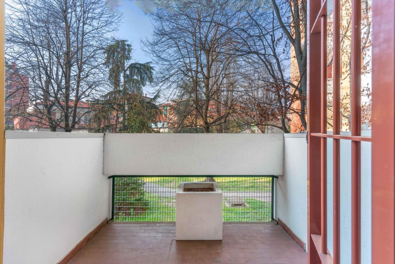Soggiorno Incantevole In Zona Navigli Milan Bagian luar foto