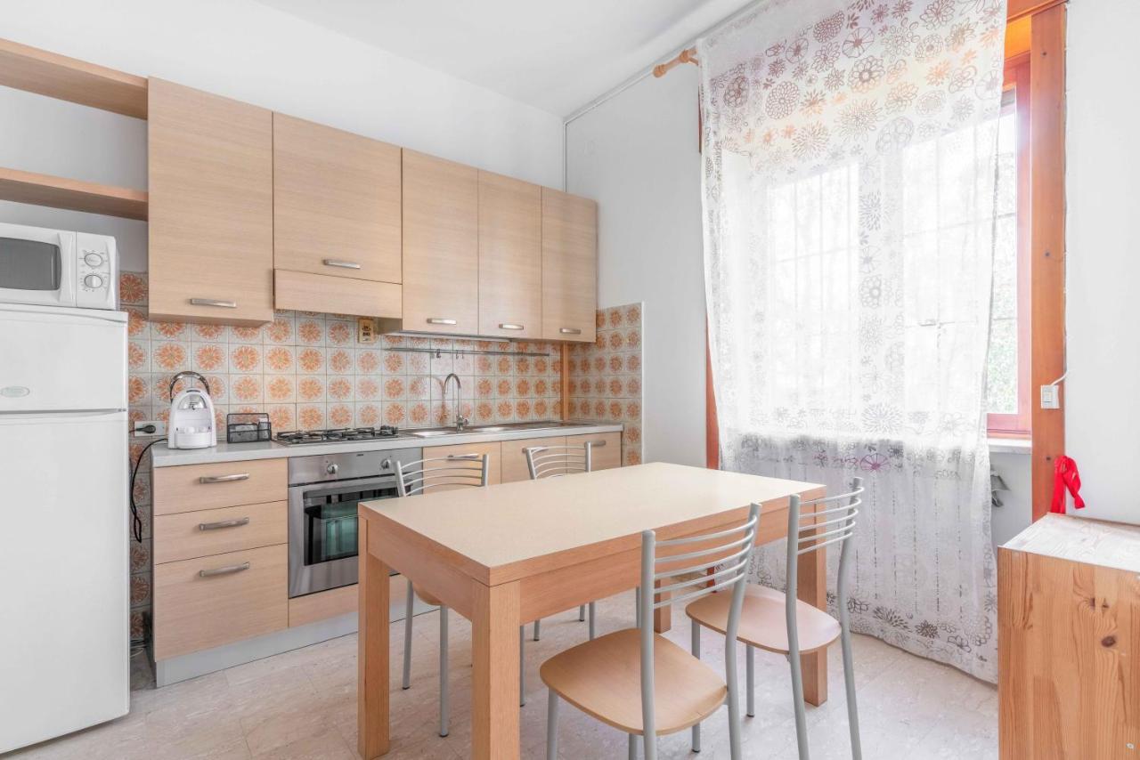 Soggiorno Incantevole In Zona Navigli Milan Bagian luar foto